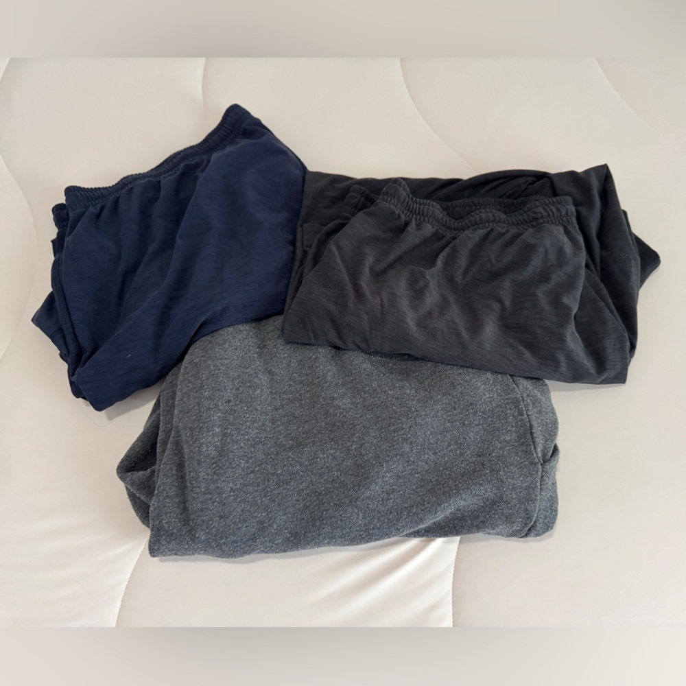 3 pairs of sweatpants XXL